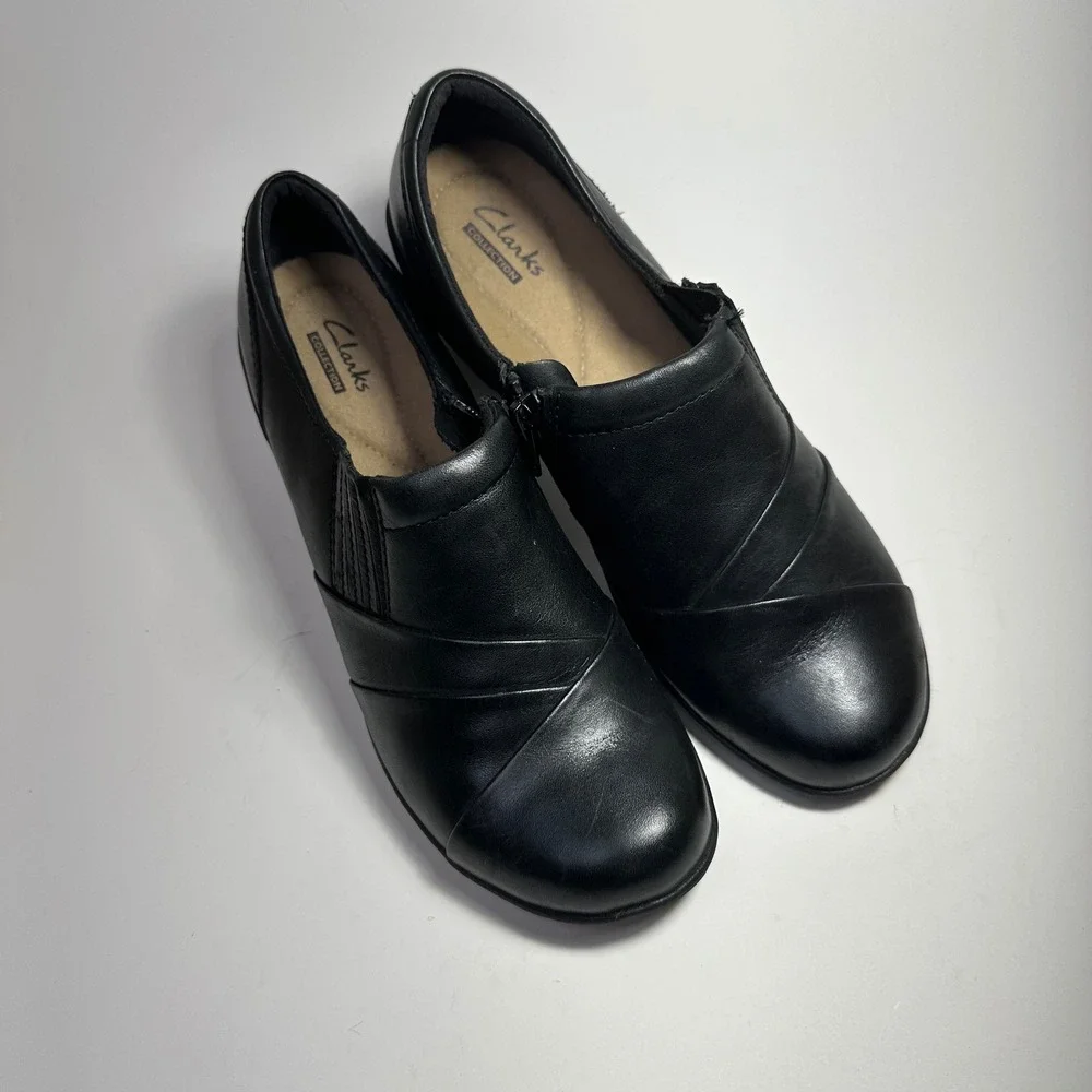 Clarks Collection Black Leather Wedge Loafers Side Zip Shoes Womens Size 8 M